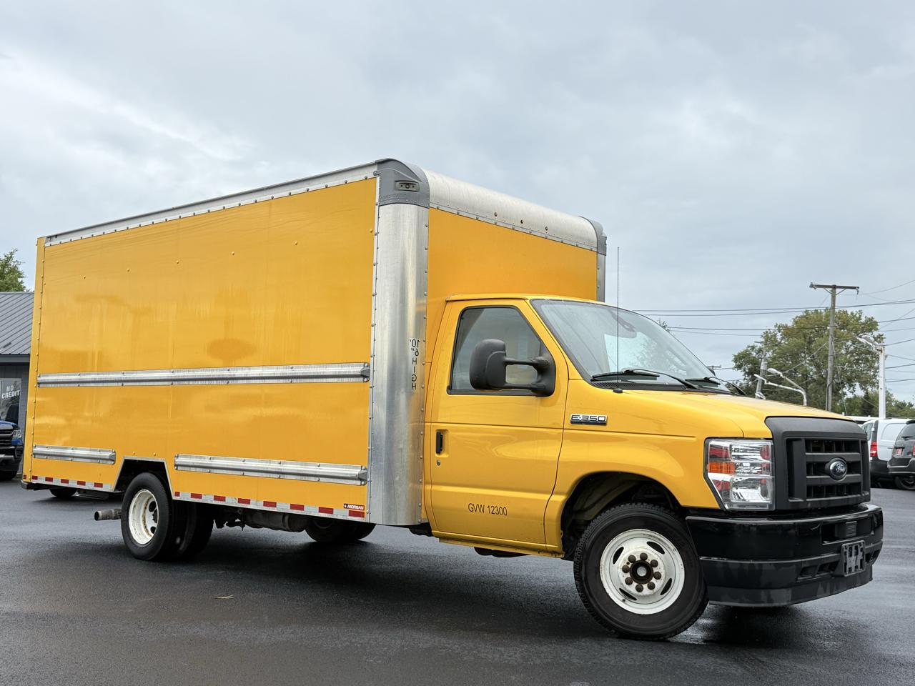 Ford E-Series Cutaway E-350 SRW 138" WB 2022