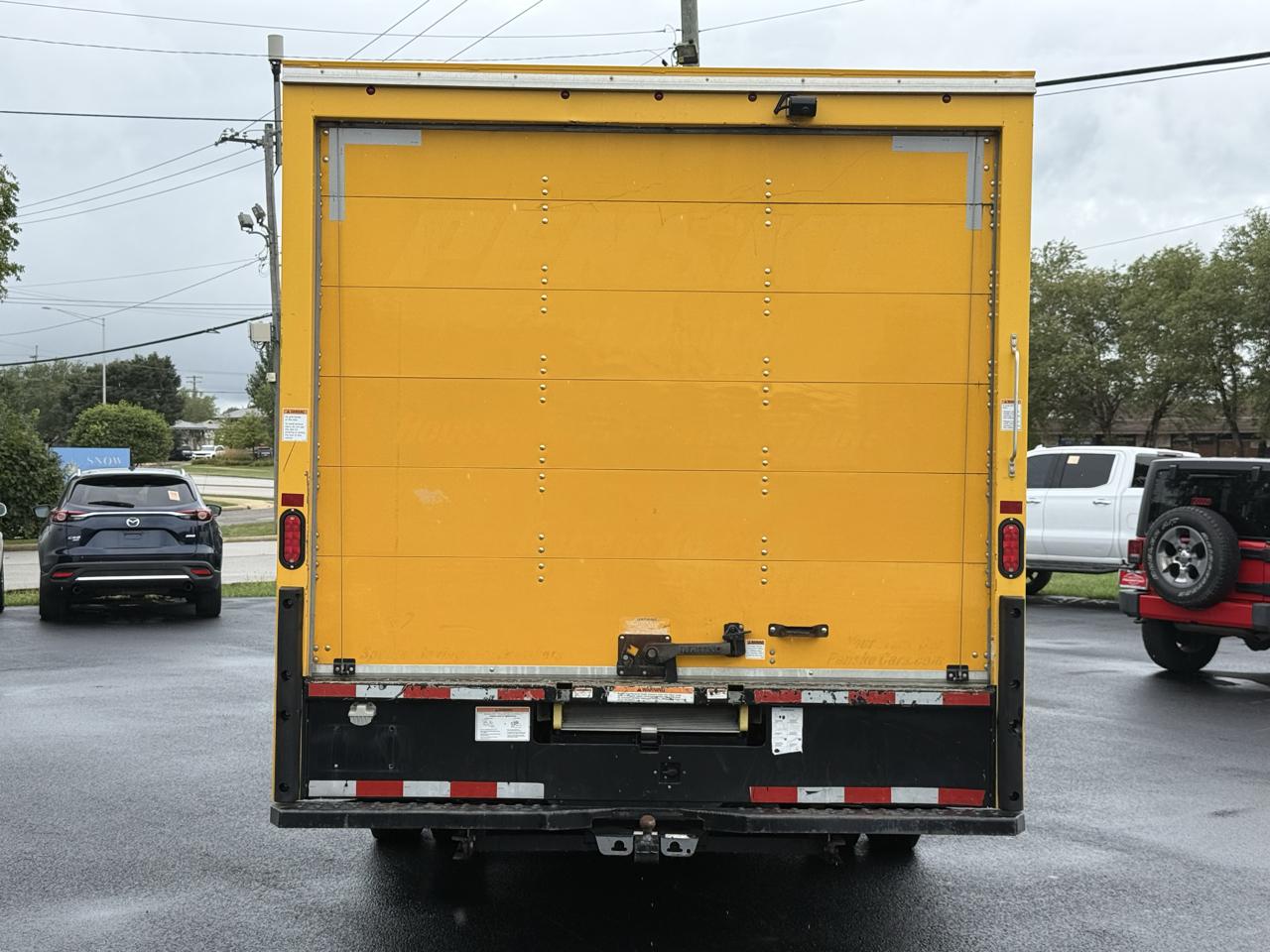 Ford E-Series Cutaway E-350 SRW 138" WB 2022