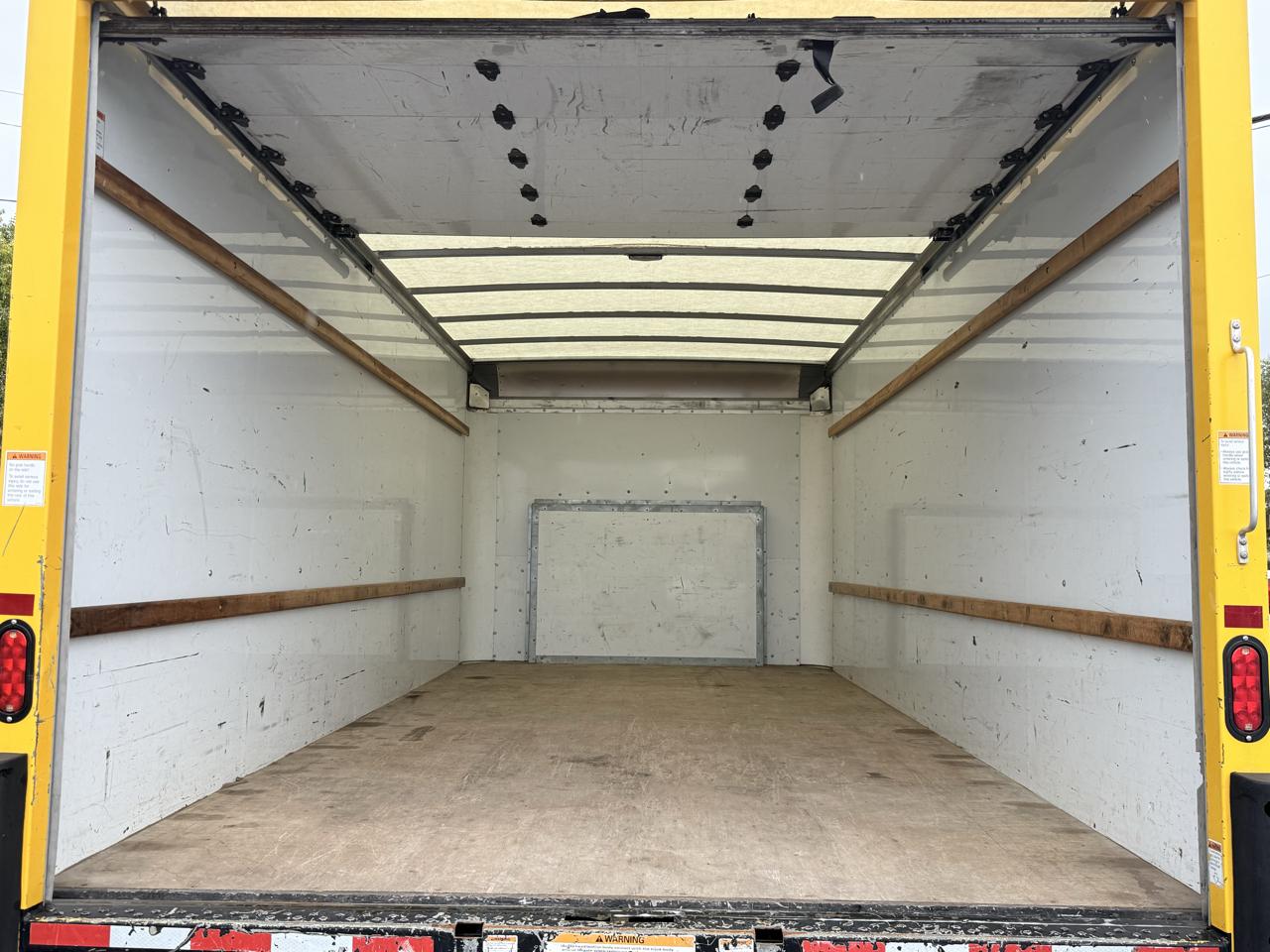 Ford E-Series Cutaway E-350 SRW 138" WB 2022
