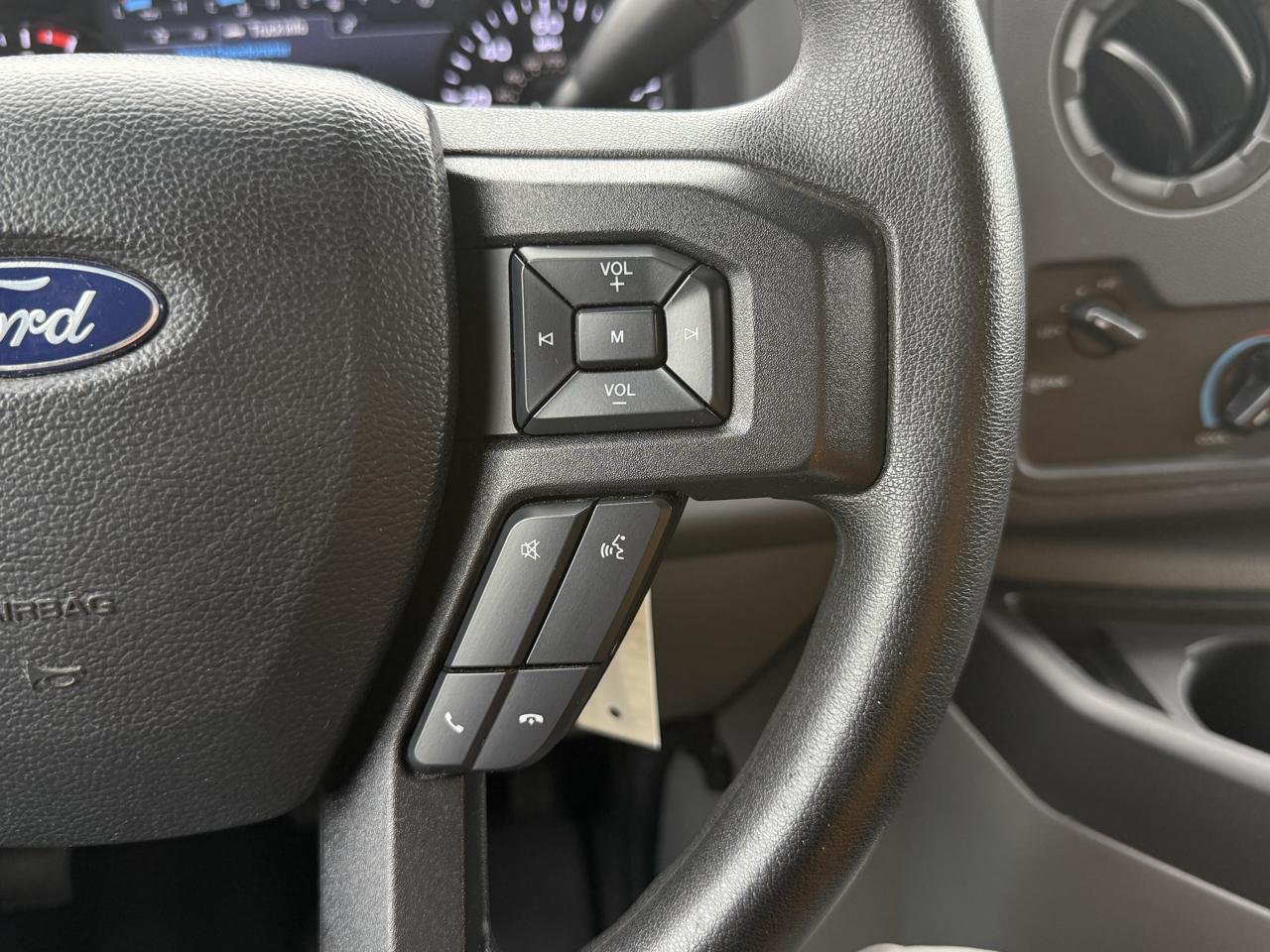 Ford E-Series Cutaway E-350 SRW 138" WB 2022