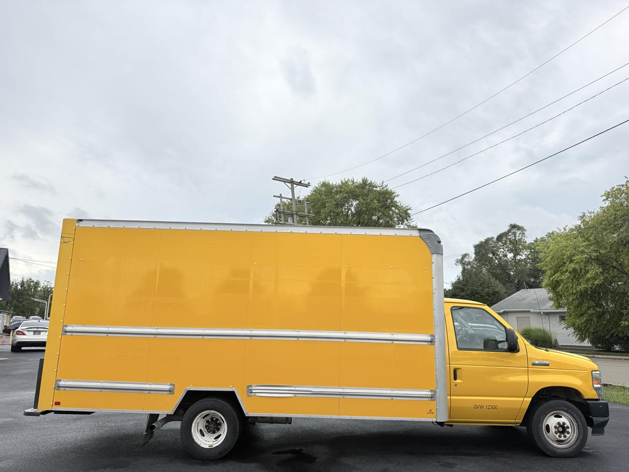Ford E-Series Cutaway E-350 SRW 138" WB 2022