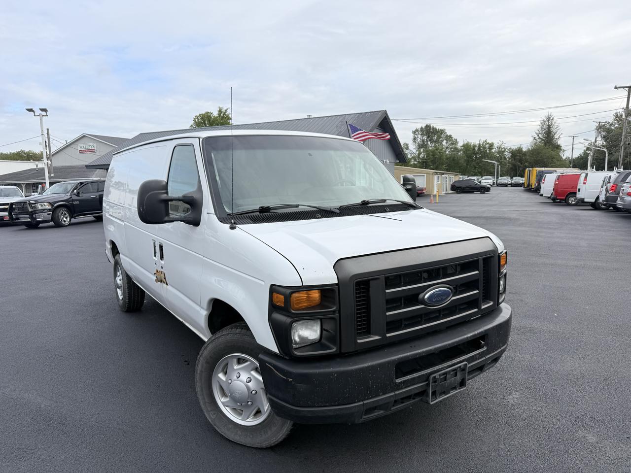 Ford Econoline Cargo Van E-350 Super Duty Recreational 2011