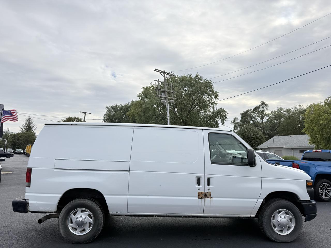 Ford Econoline Cargo Van E-350 Super Duty Recreational 2011