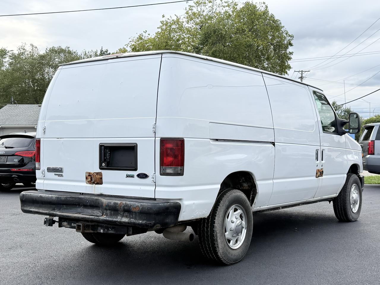 Ford Econoline Cargo Van E-350 Super Duty Recreational 2011
