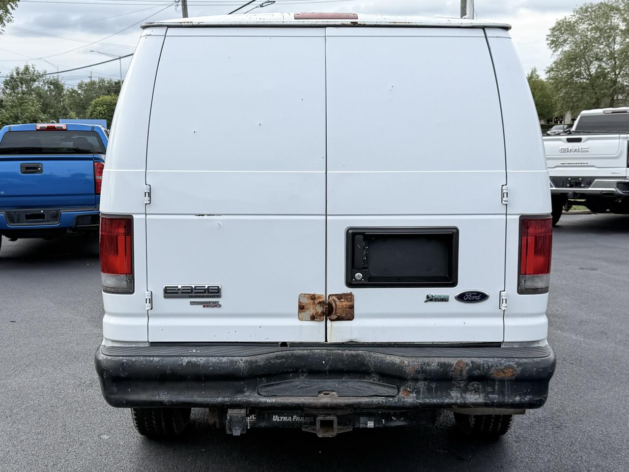 Ford Econoline Cargo Van E-350 Super Duty Recreational 2011