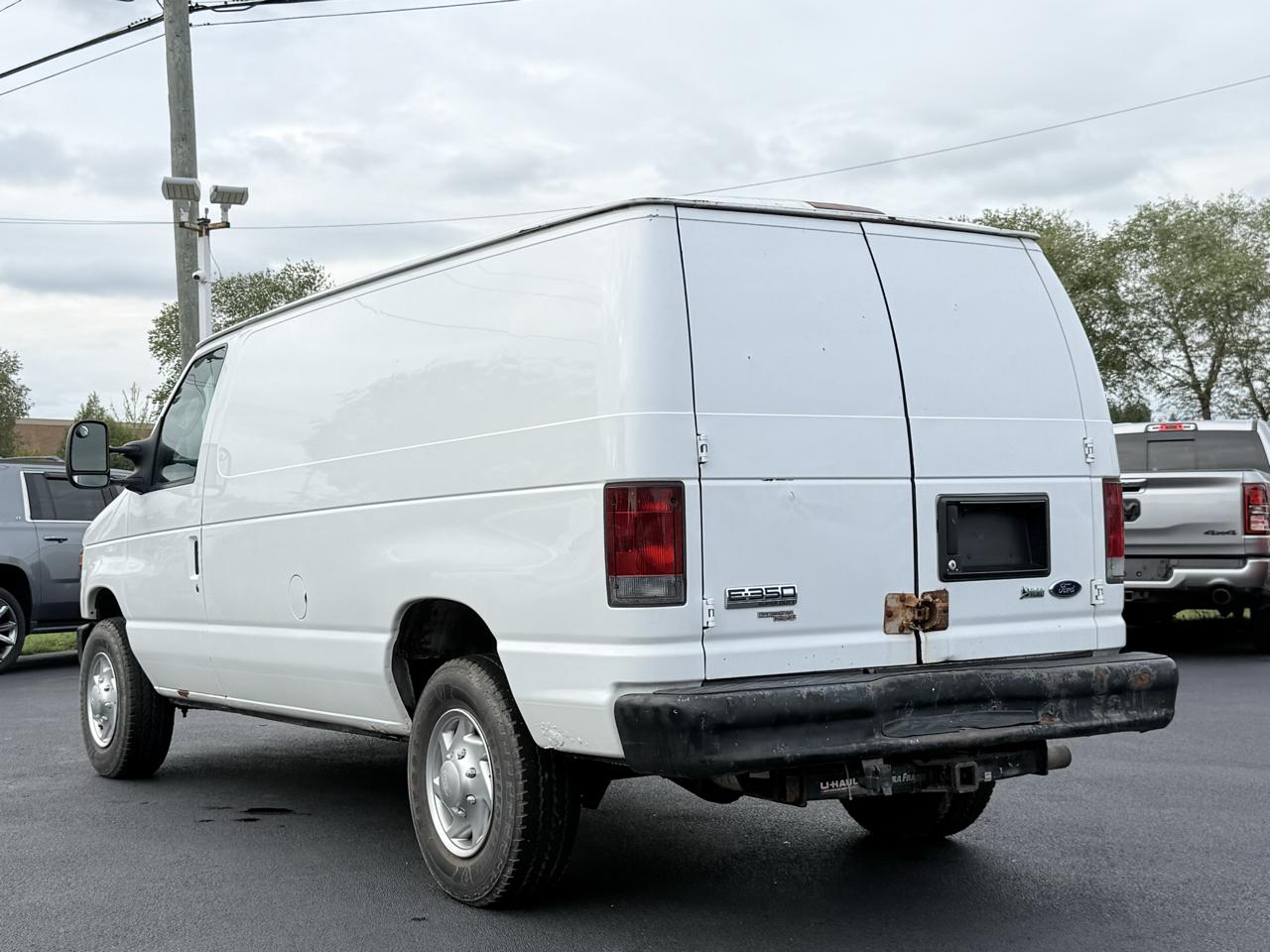 Ford Econoline Cargo Van E-350 Super Duty Recreational 2011
