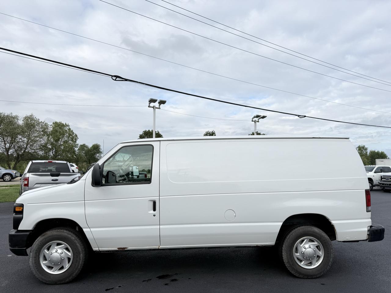 Ford Econoline Cargo Van E-350 Super Duty Recreational 2011