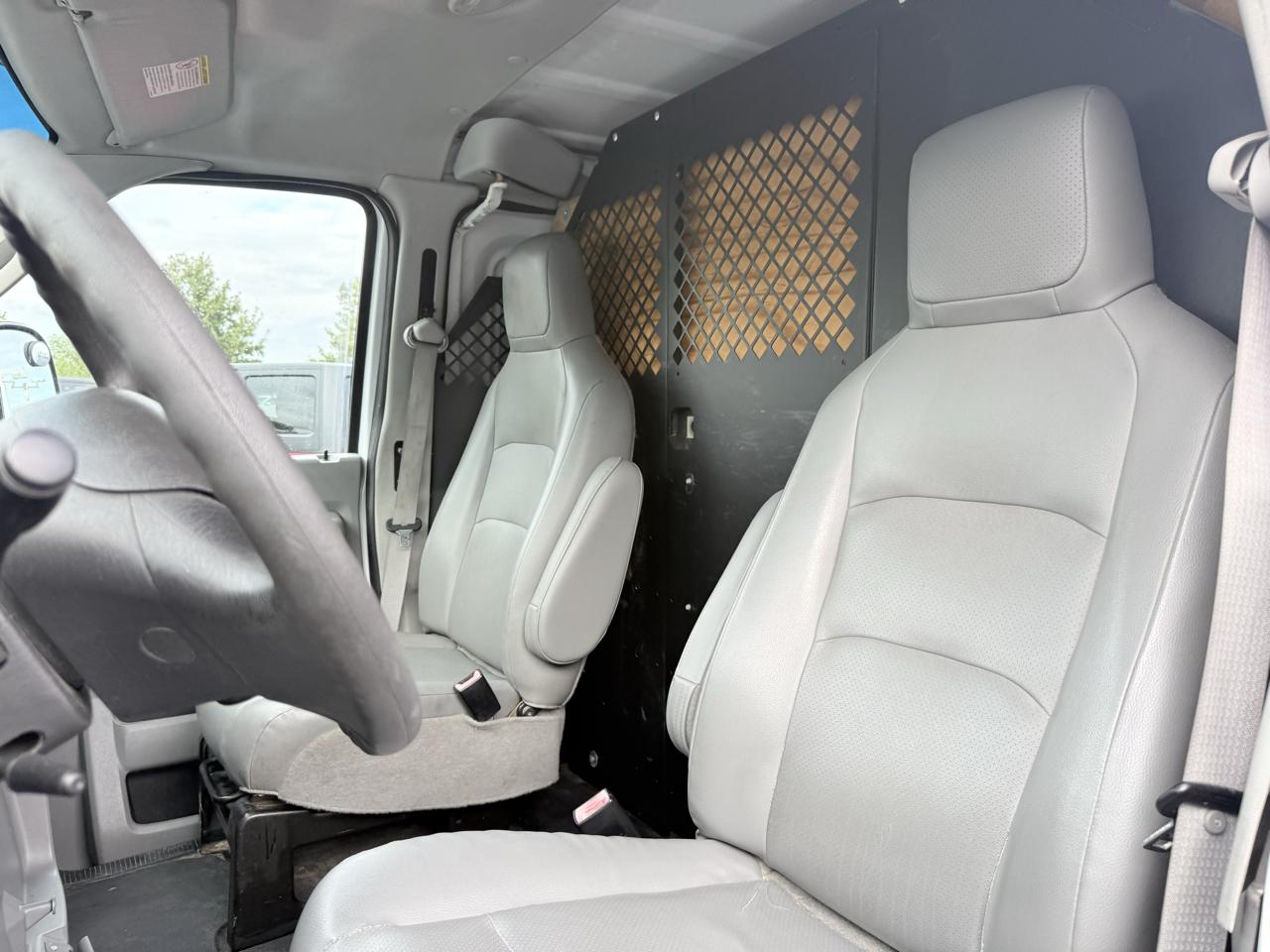 Ford Econoline Cargo Van E-350 Super Duty Recreational 2011