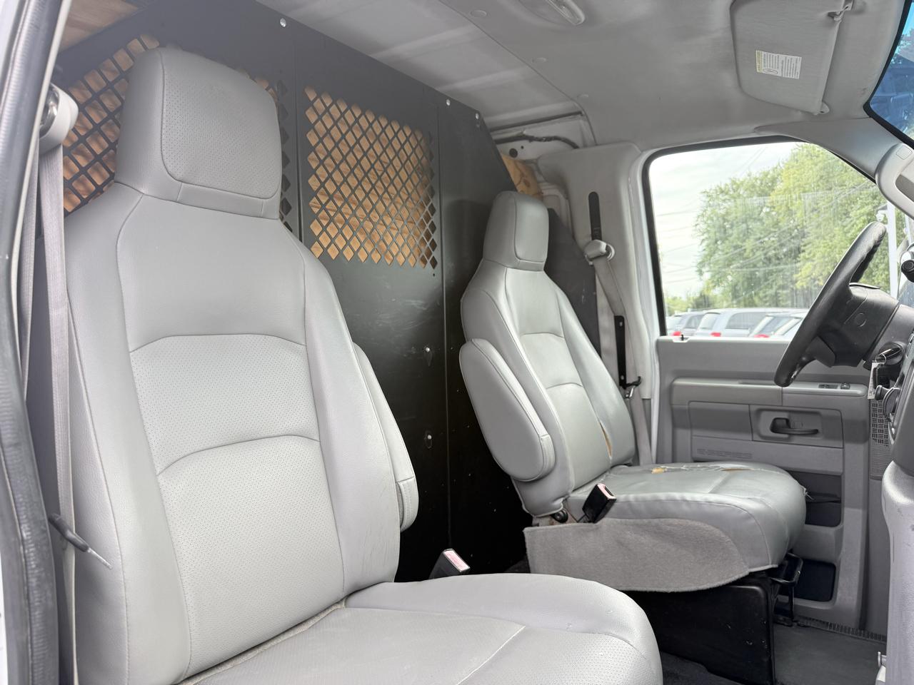 Ford Econoline Cargo Van E-350 Super Duty Recreational 2011