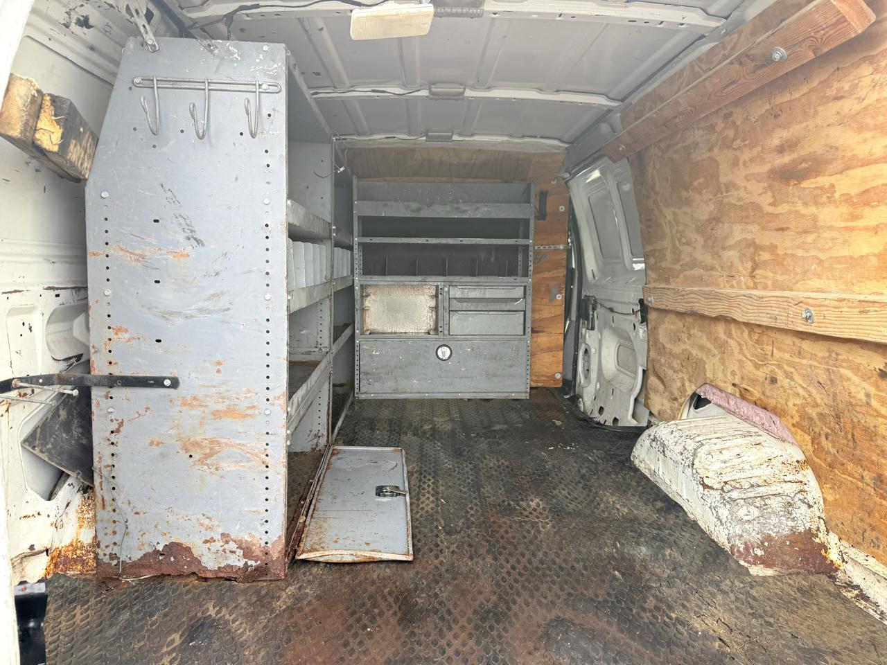 Ford Econoline Cargo Van E-350 Super Duty Recreational 2011