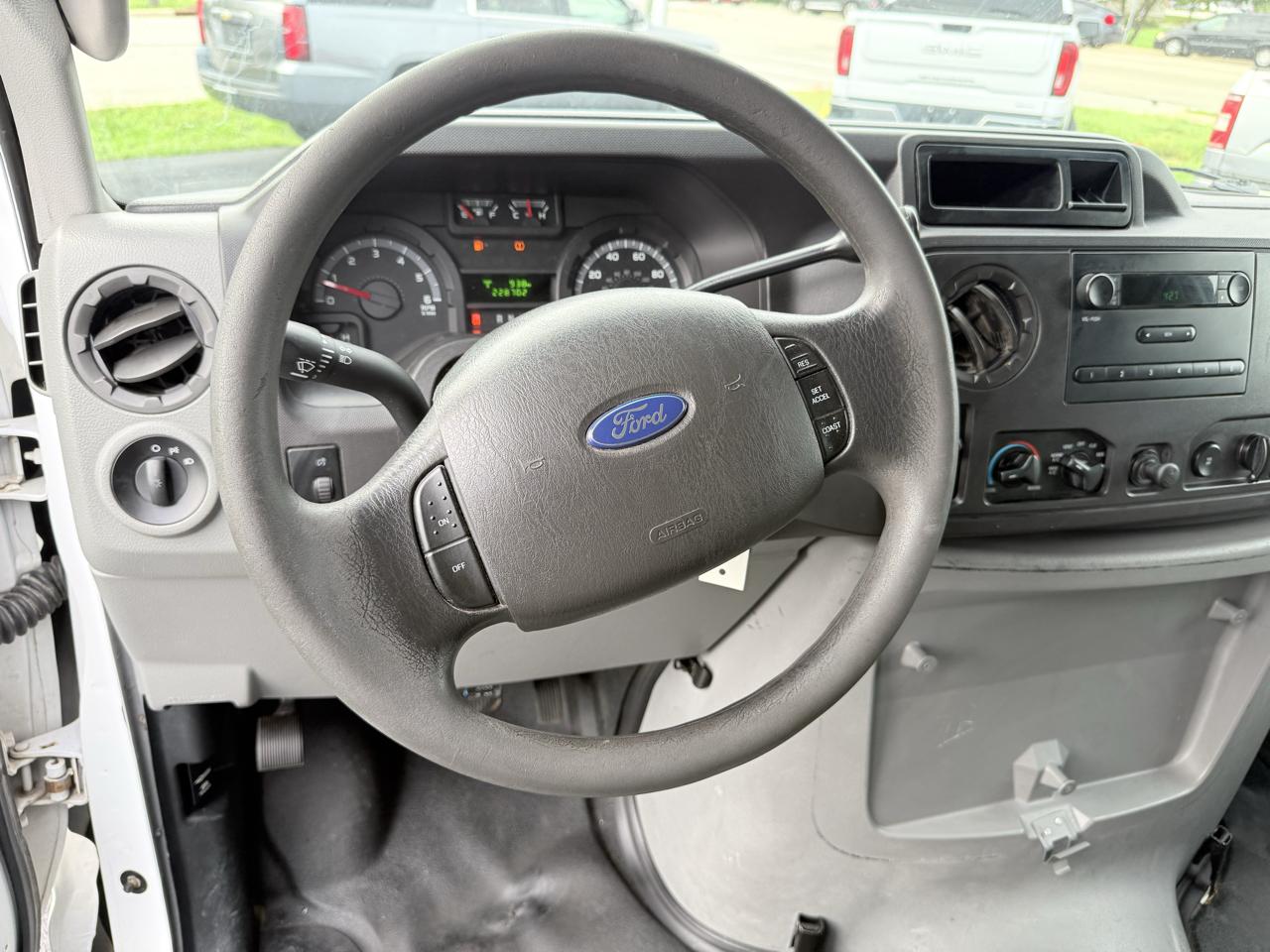 Ford Econoline Cargo Van E-350 Super Duty Recreational 2011