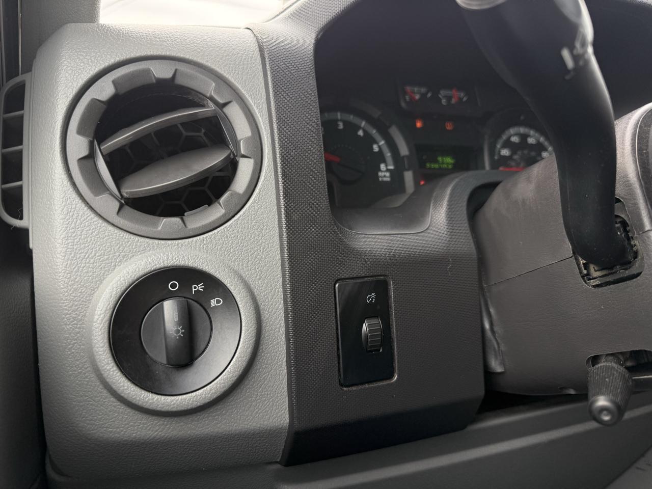 Ford Econoline Cargo Van E-350 Super Duty Recreational 2011