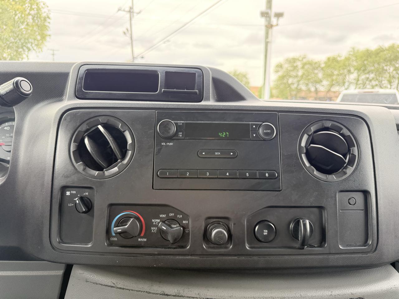 Ford Econoline Cargo Van E-350 Super Duty Recreational 2011