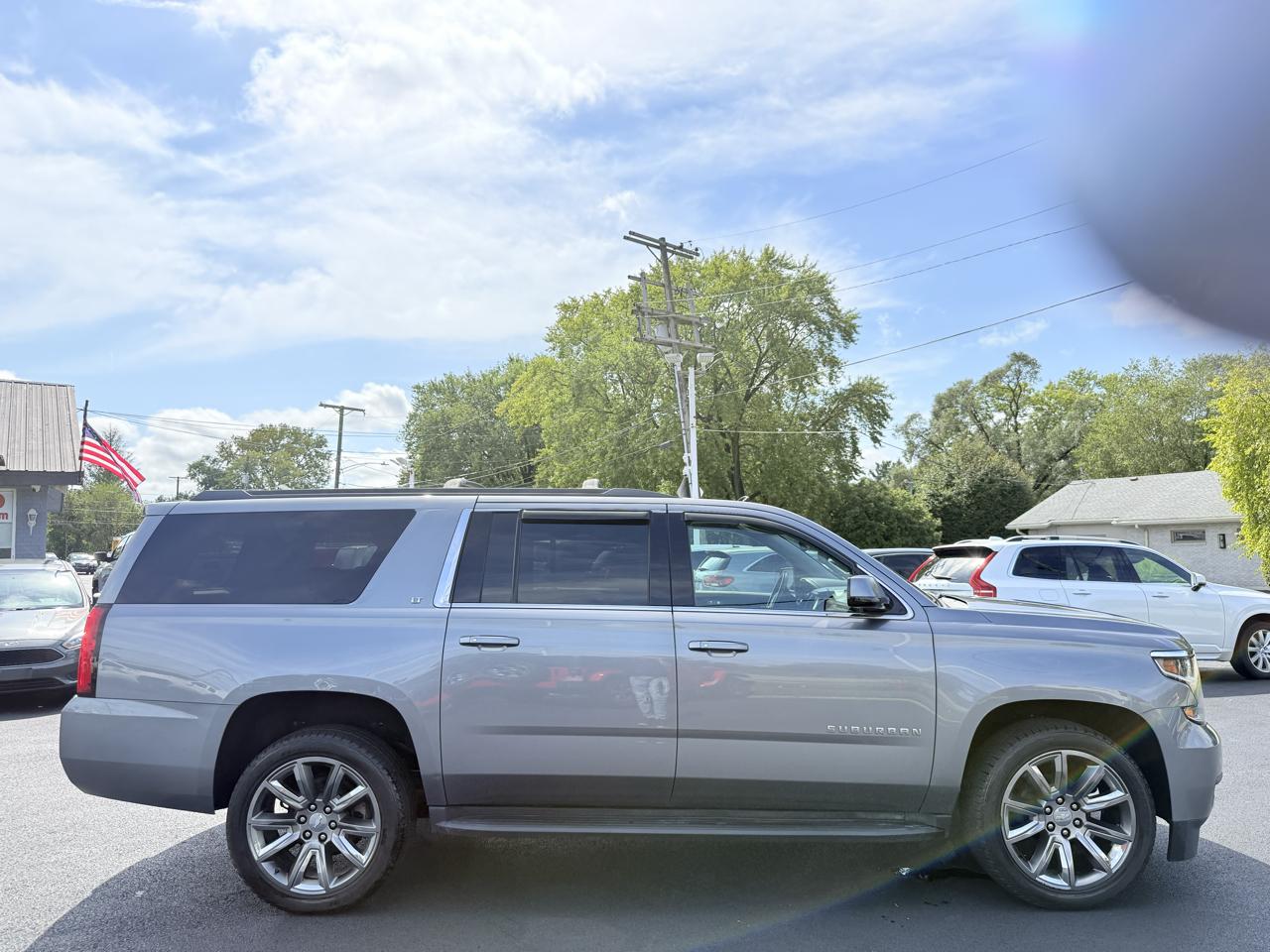 Chevrolet Suburban 4WD 4dr LT 2020