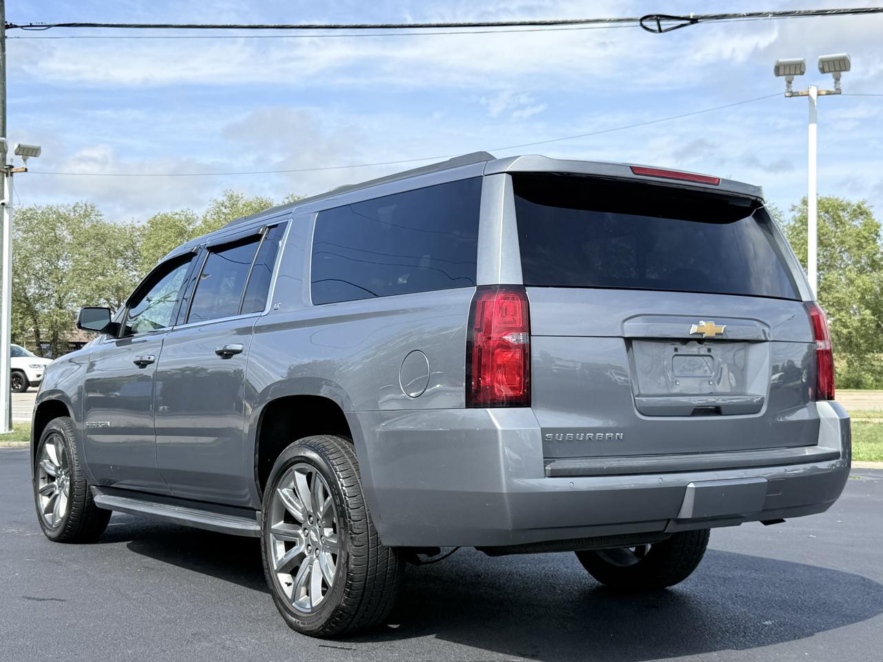 Chevrolet Suburban 4WD 4dr LT 2020