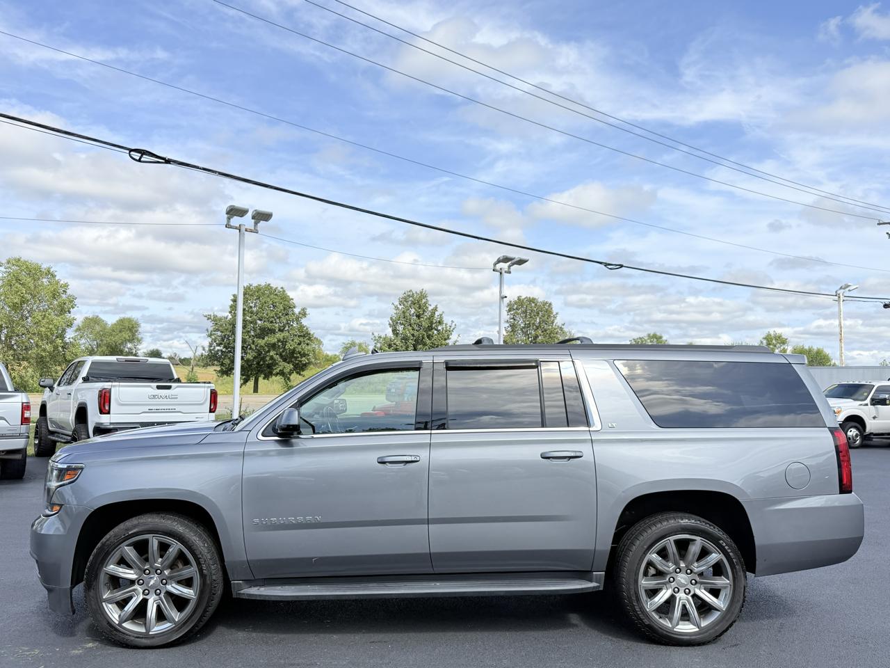 Chevrolet Suburban 4WD 4dr LT 2020