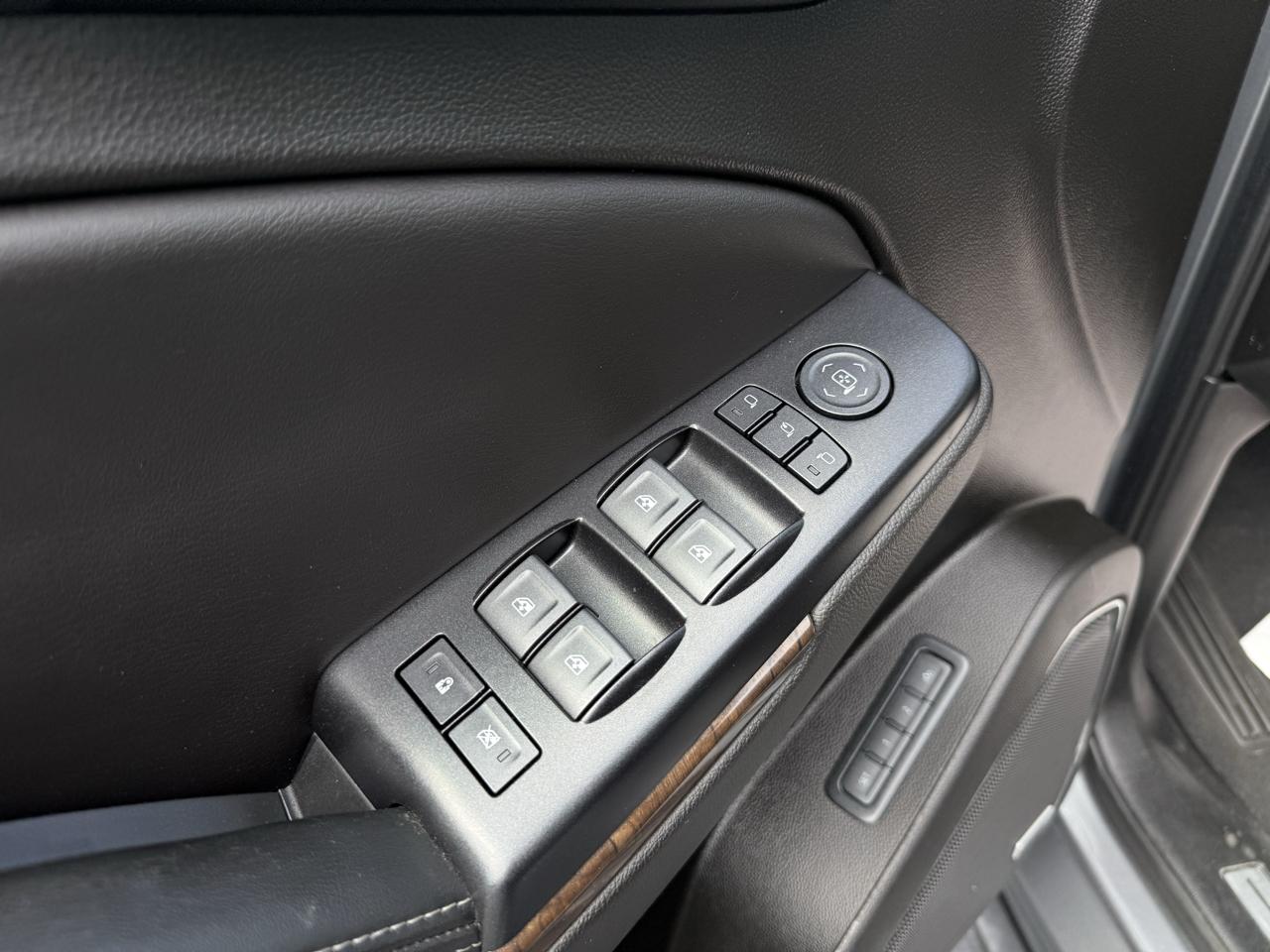 Chevrolet Suburban 4WD 4dr LT 2020