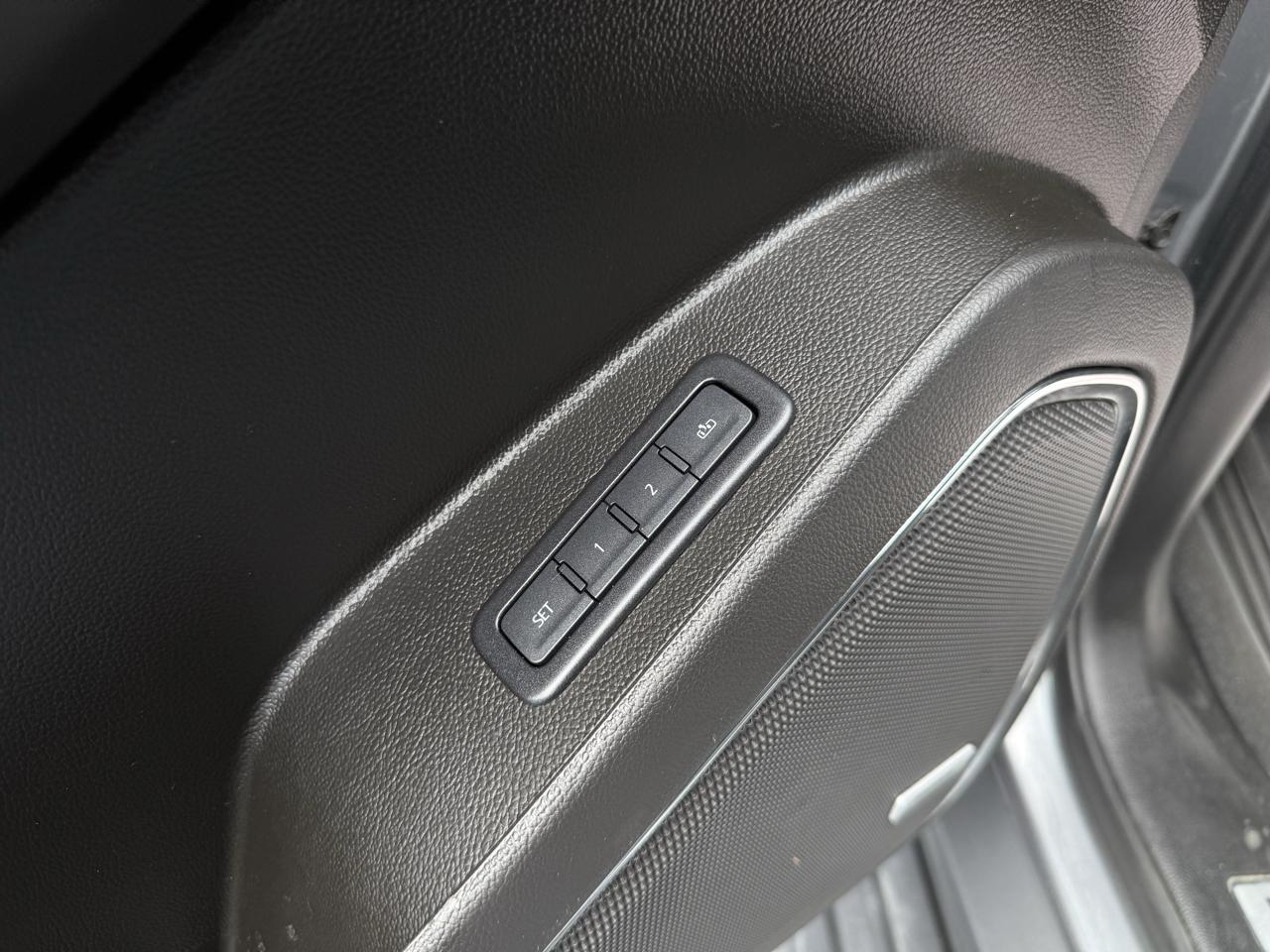 Chevrolet Suburban 4WD 4dr LT 2020