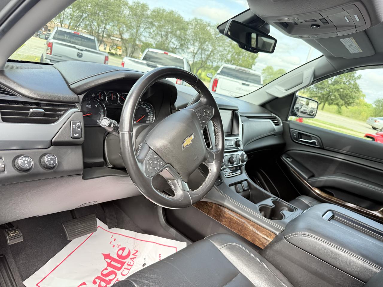 Chevrolet Suburban 4WD 4dr LT 2020