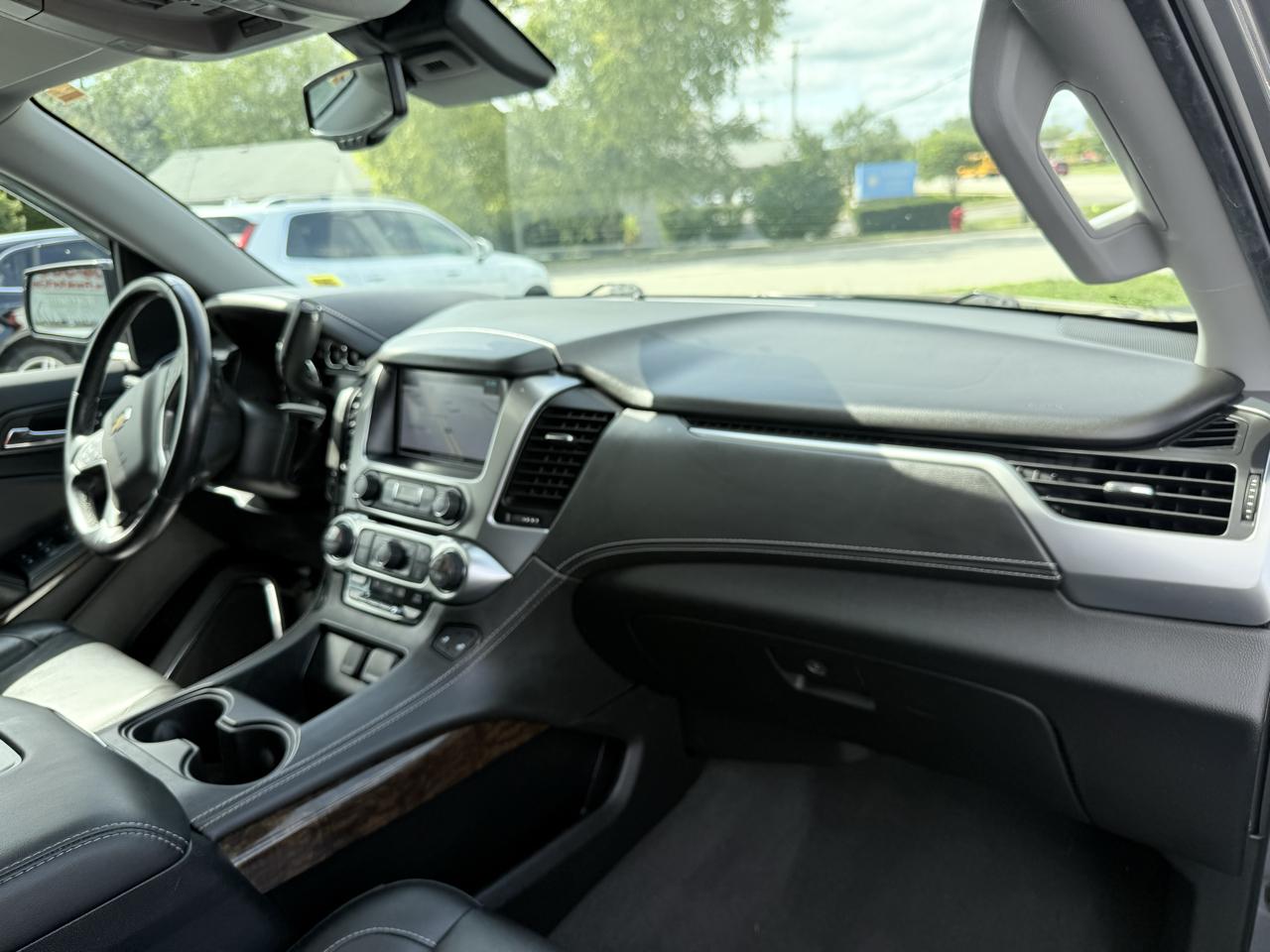 Chevrolet Suburban 4WD 4dr LT 2020