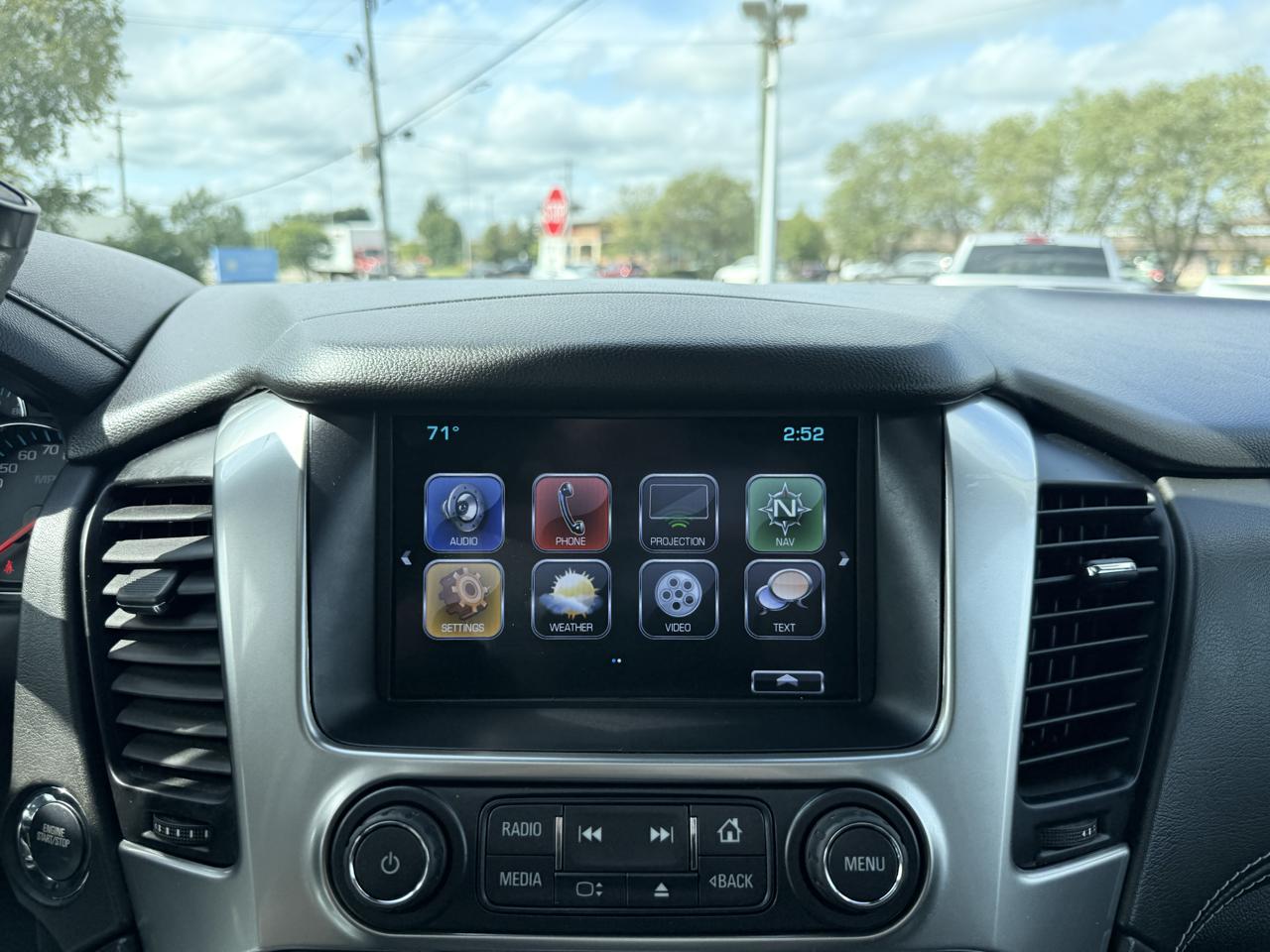 Chevrolet Suburban 4WD 4dr LT 2020