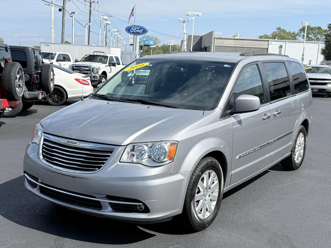 Chrysler Town & Country 4dr Wgn Touring 2016