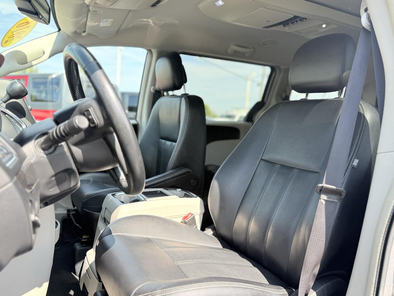 Chrysler Town & Country 4dr Wgn Touring 2016