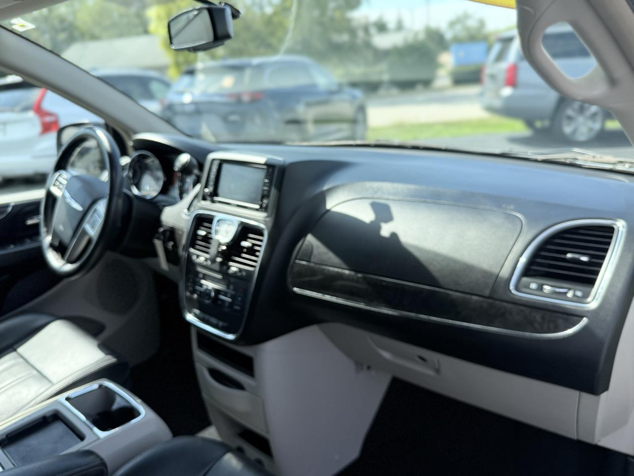 Chrysler Town & Country 4dr Wgn Touring 2016