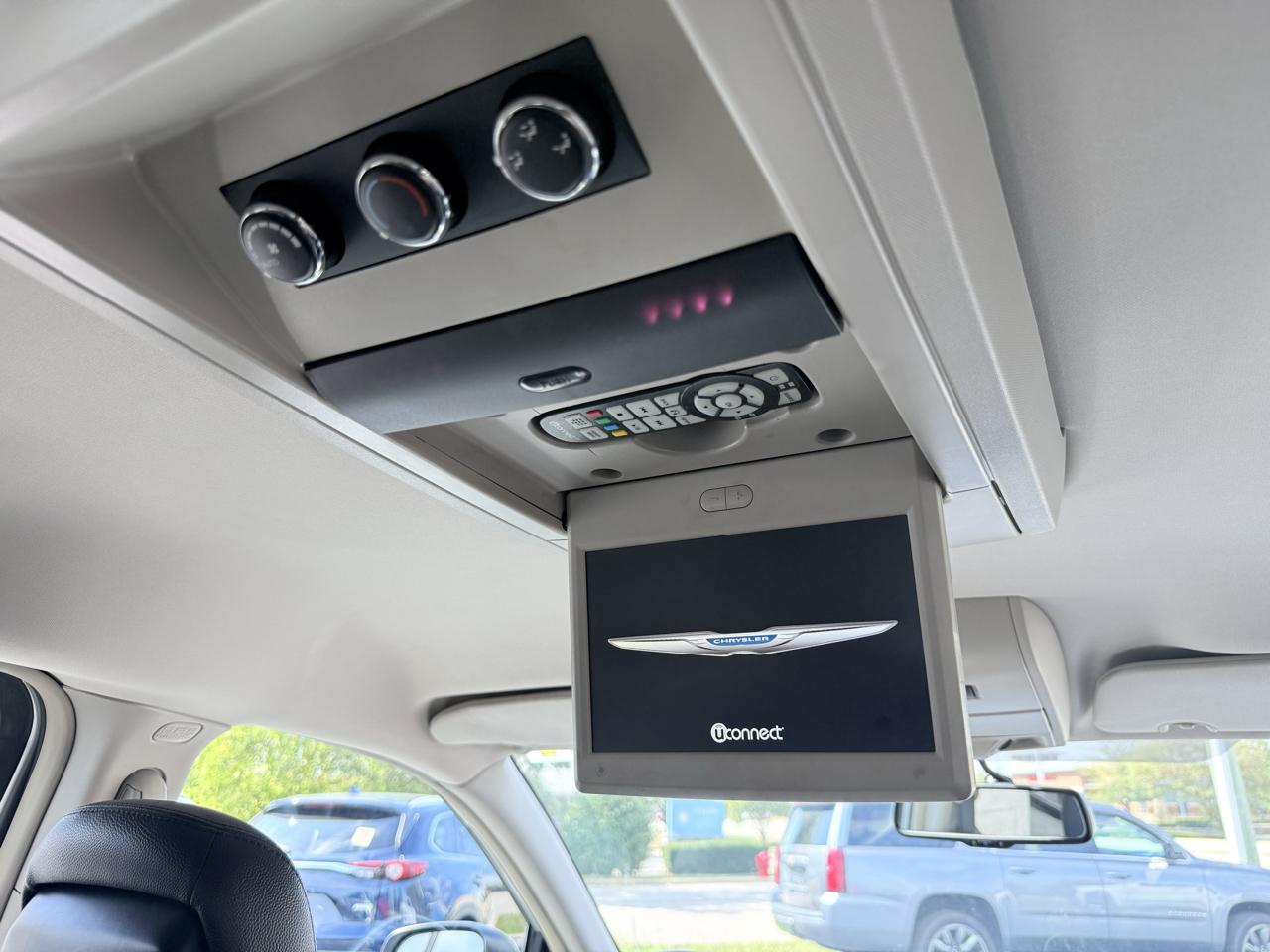 Chrysler Town & Country 4dr Wgn Touring 2016