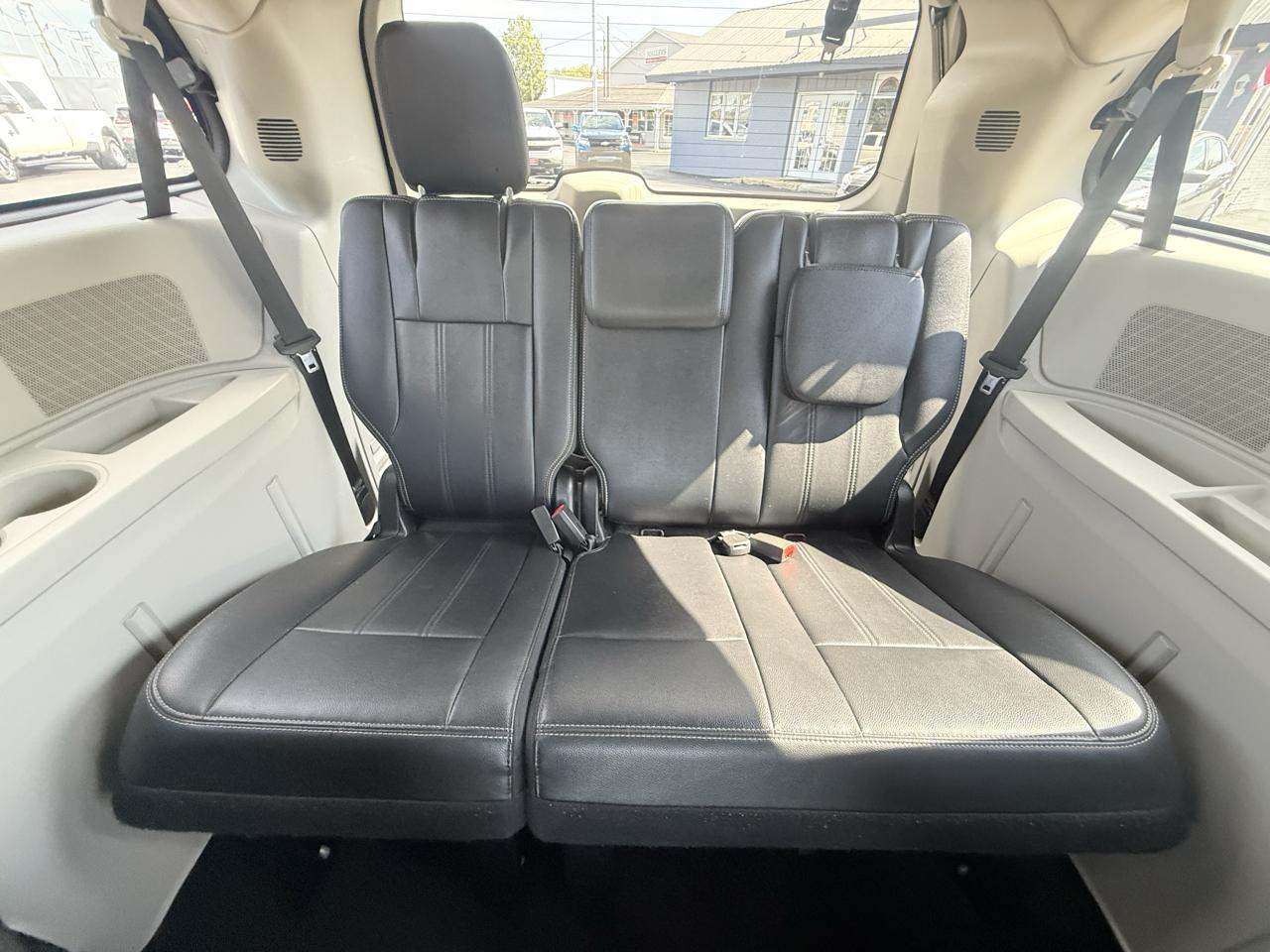 Chrysler Town & Country 4dr Wgn Touring 2016
