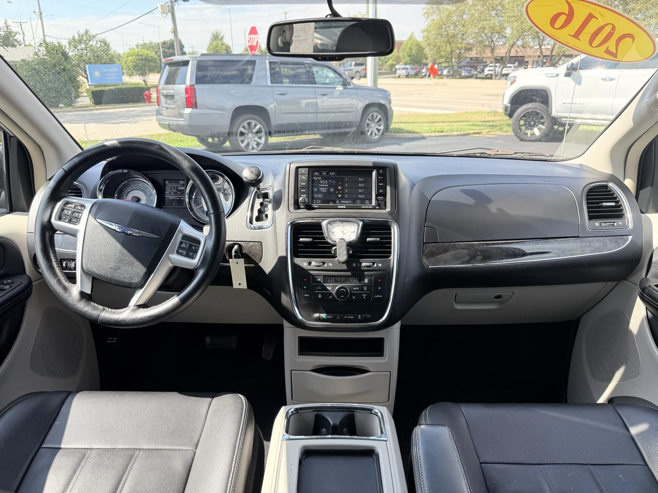 Chrysler Town & Country 4dr Wgn Touring 2016