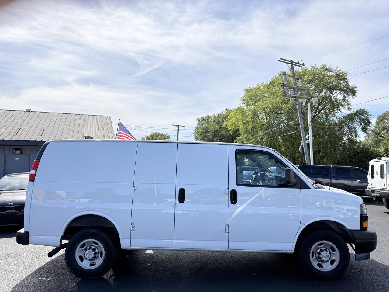 Chevrolet Express Cargo Van RWD 2500 135" 2023
