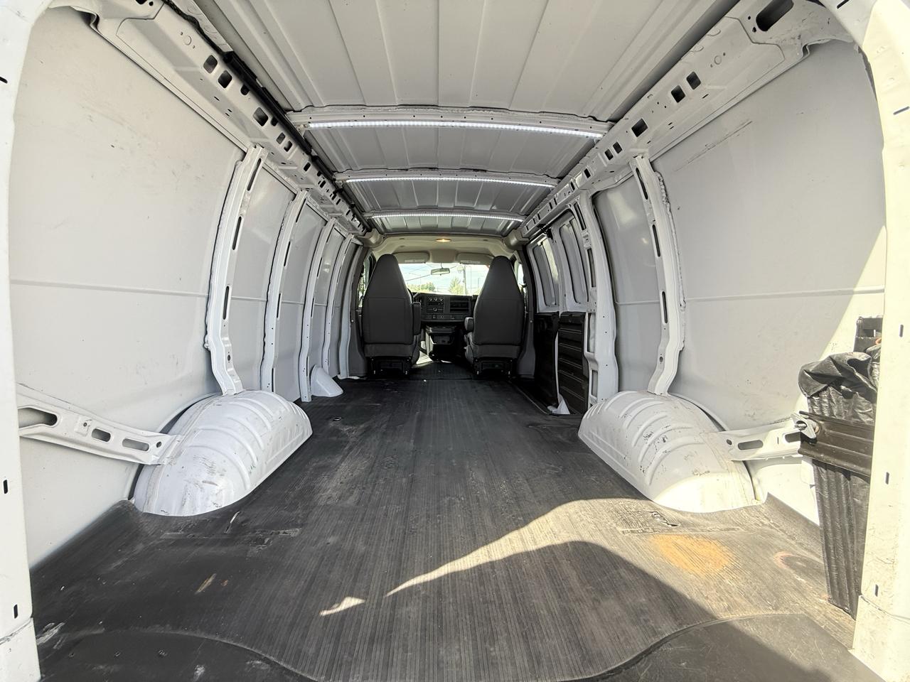 Chevrolet Express Cargo Van RWD 2500 135" 2023