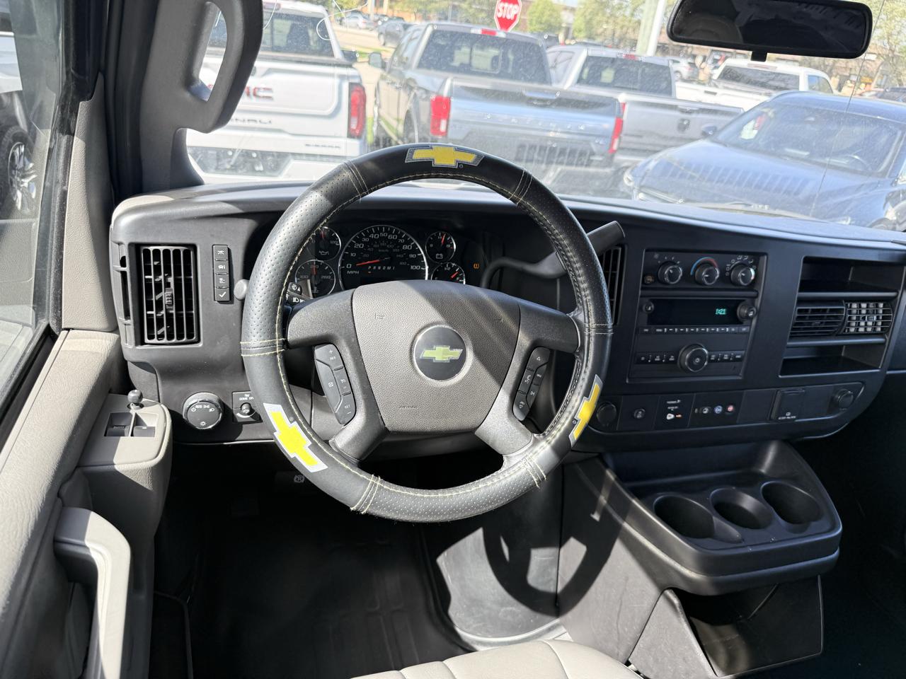 Chevrolet Express Cargo Van RWD 2500 135" 2023