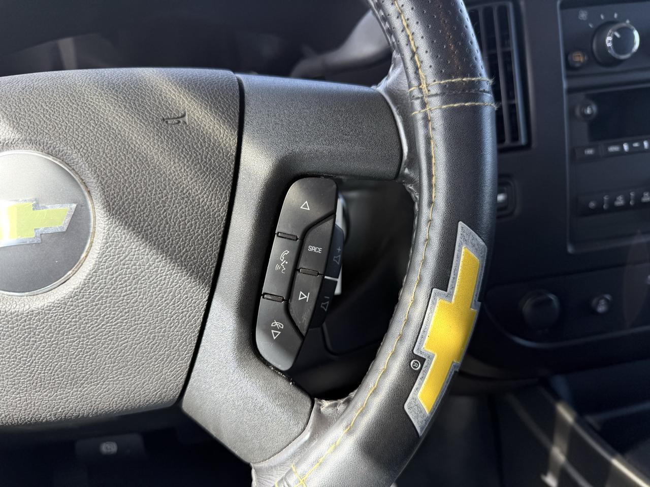 Chevrolet Express Cargo Van RWD 2500 135" 2023