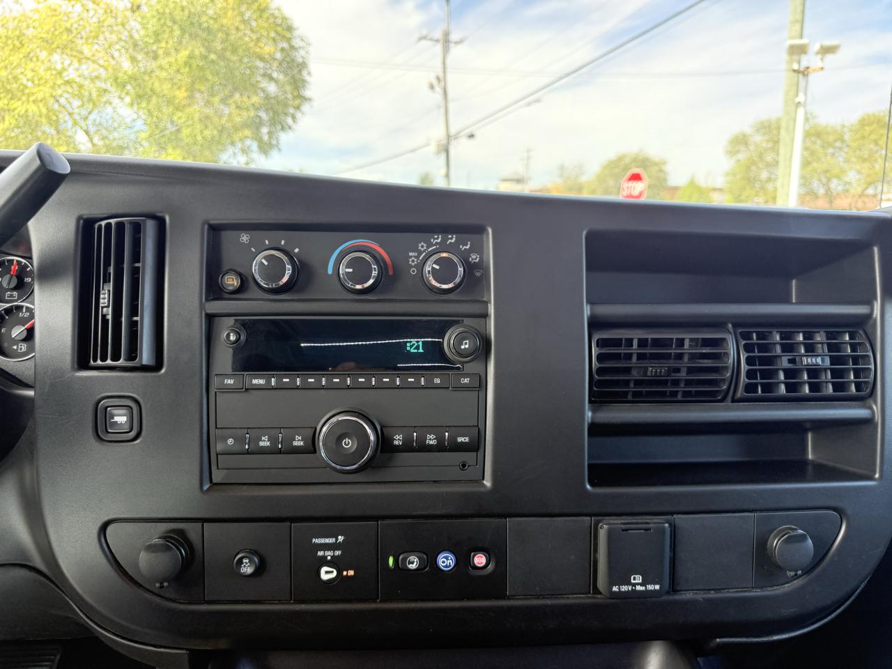 Chevrolet Express Cargo Van RWD 2500 135" 2023