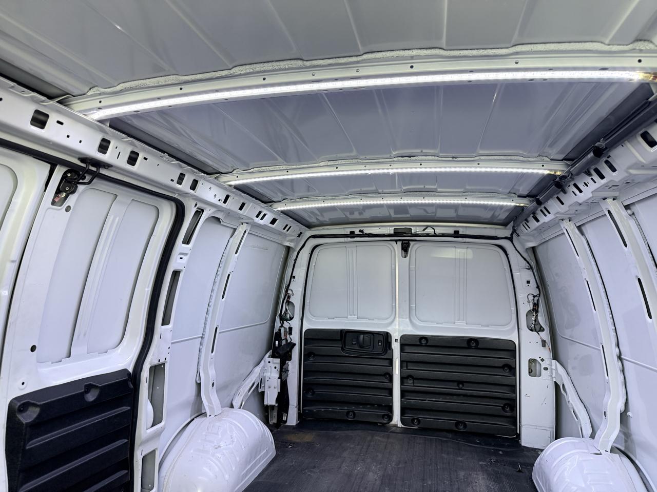 Chevrolet Express Cargo Van RWD 2500 135" 2023