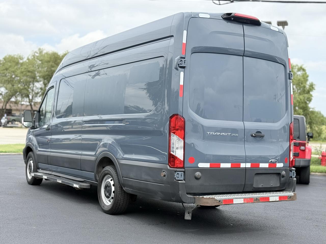Ford Transit Van T-250 148" EL Hi Rf 9000 GVWR Sliding RH Dr 2019