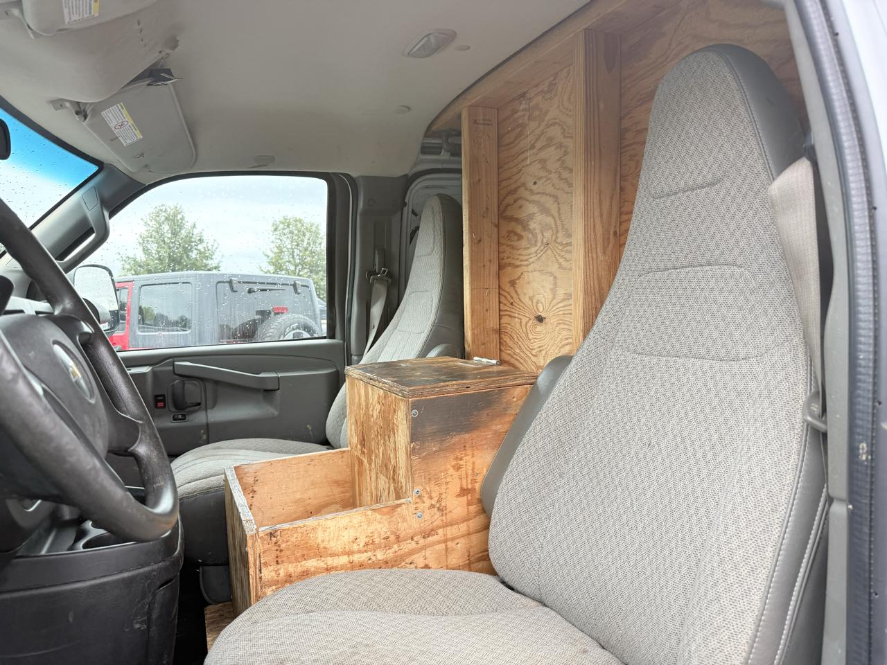 Chevrolet Express Cargo Van RWD 3500 135" 2016