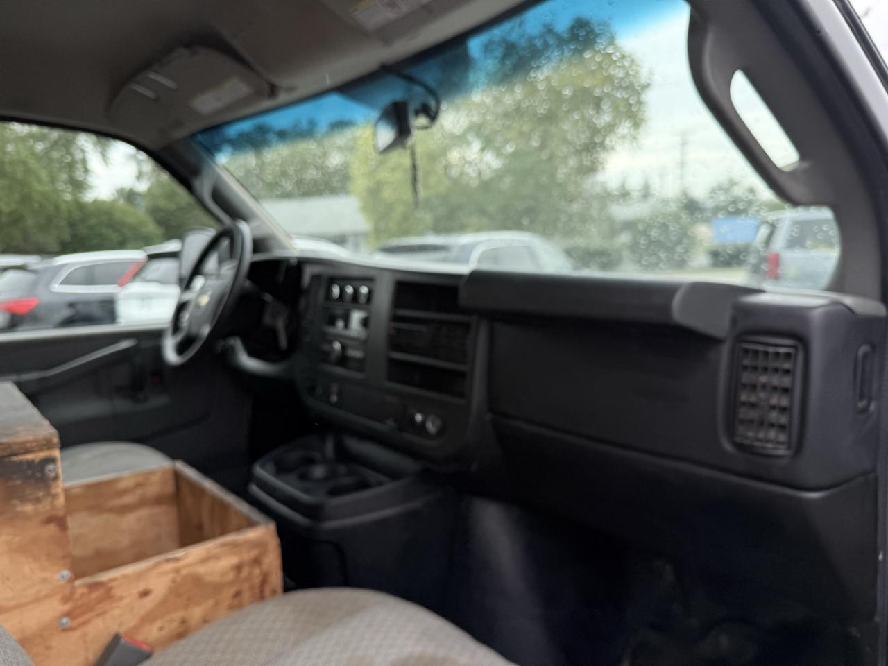 Chevrolet Express Cargo Van RWD 3500 135" 2016