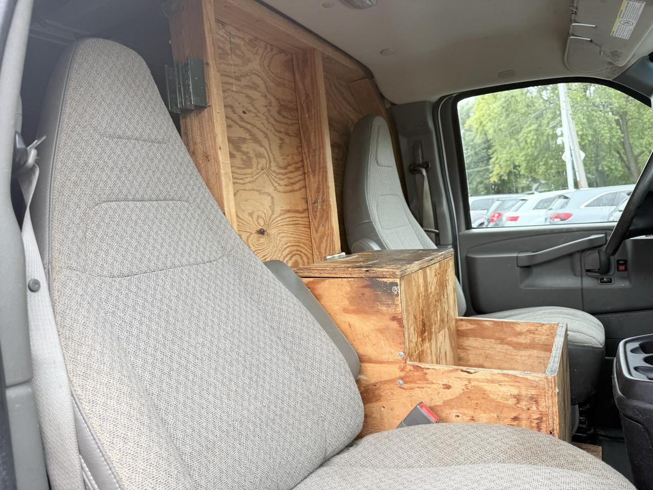 Chevrolet Express Cargo Van RWD 3500 135" 2016