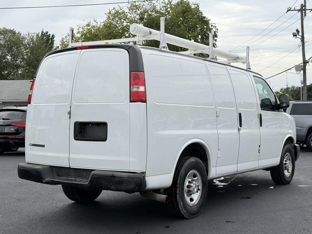 Chevrolet Express Cargo Van RWD 2500 135" 2015