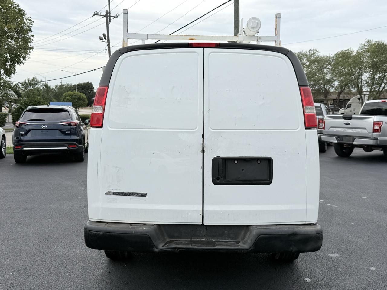 Chevrolet Express Cargo Van RWD 2500 135" 2015