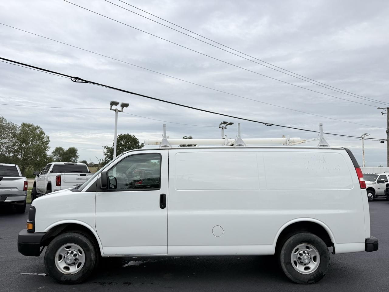 Chevrolet Express Cargo Van RWD 2500 135" 2015