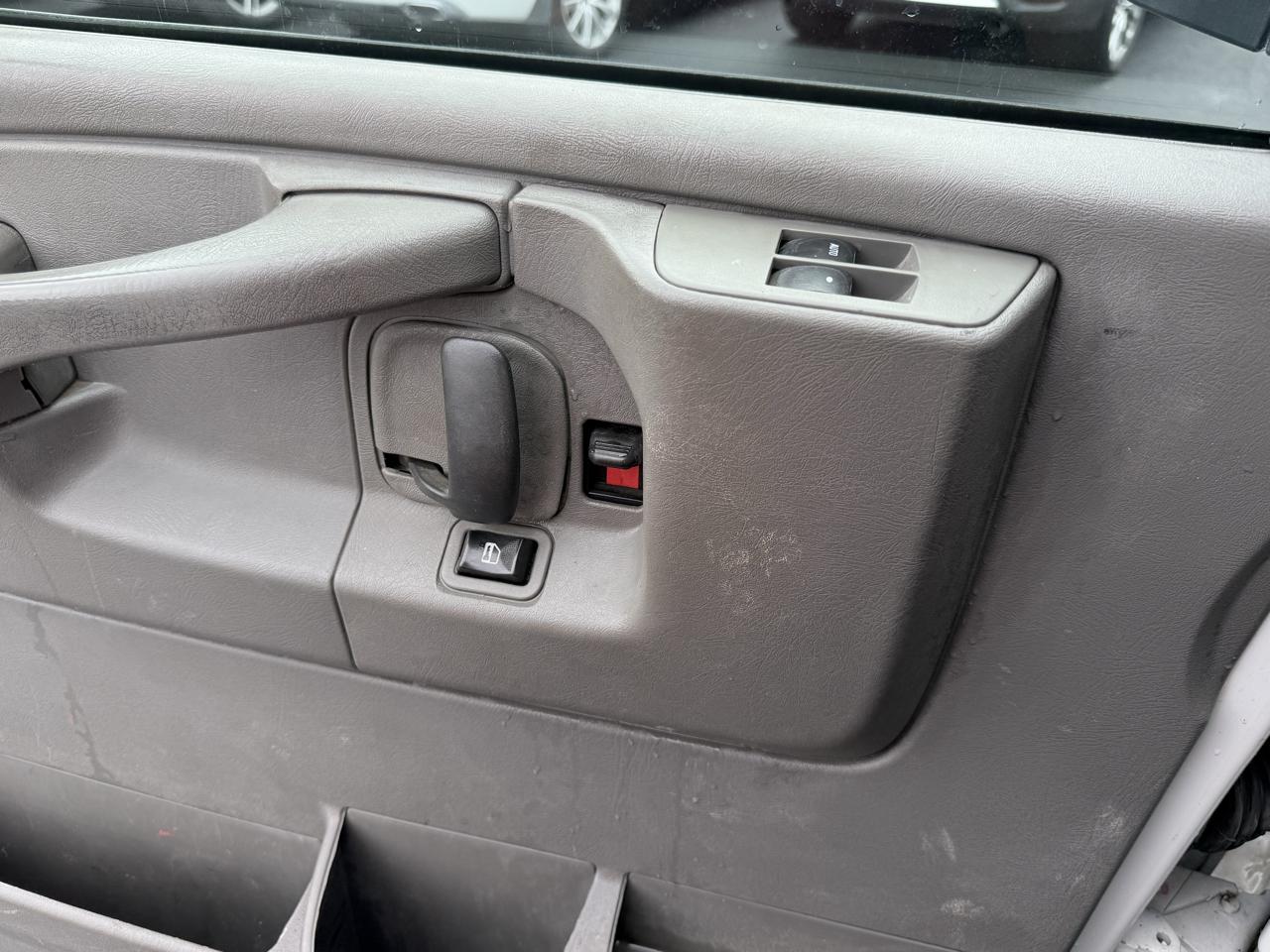 Chevrolet Express Cargo Van RWD 2500 135" 2015