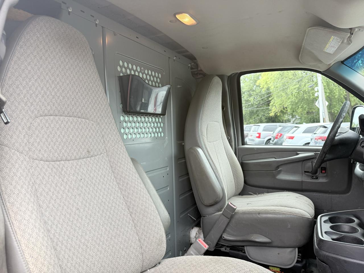 Chevrolet Express Cargo Van RWD 2500 135" 2015