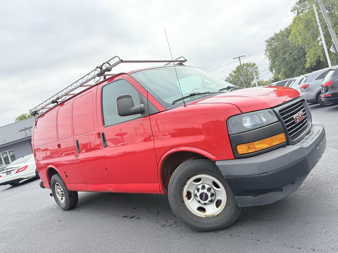 GMC Savana Cargo Van RWD 3500 135" 2019