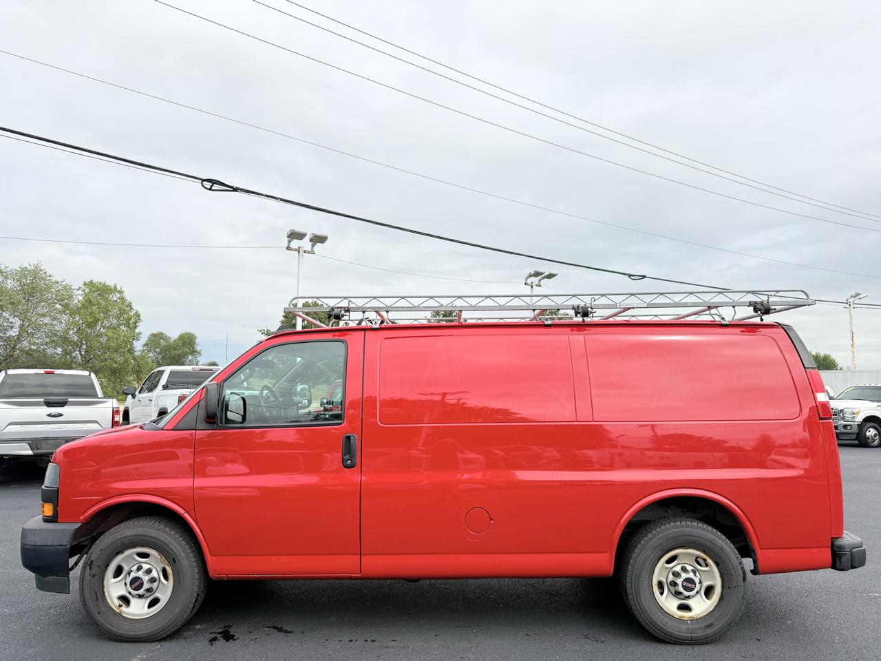 GMC Savana Cargo Van RWD 3500 135" 2019