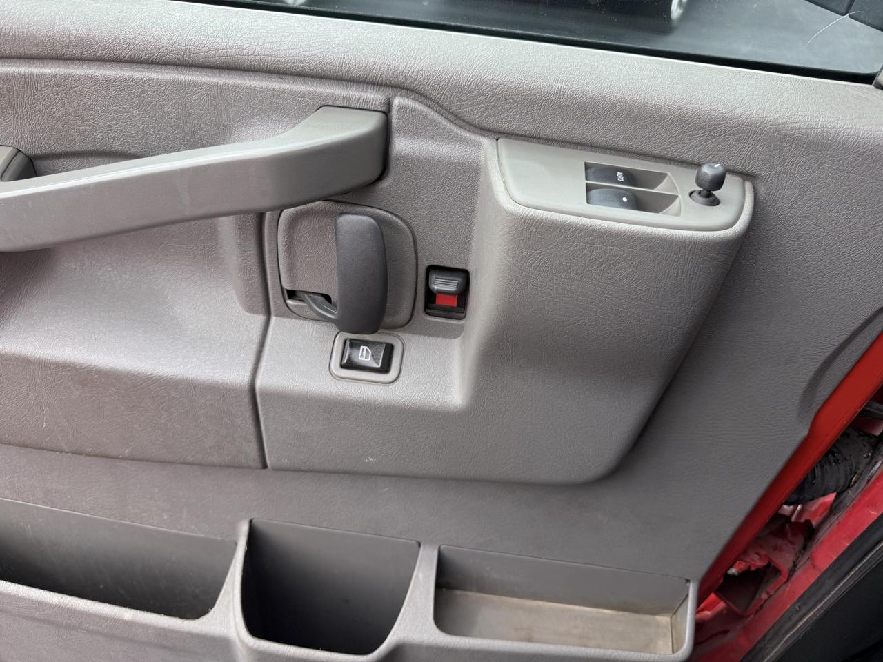 GMC Savana Cargo Van RWD 3500 135" 2019