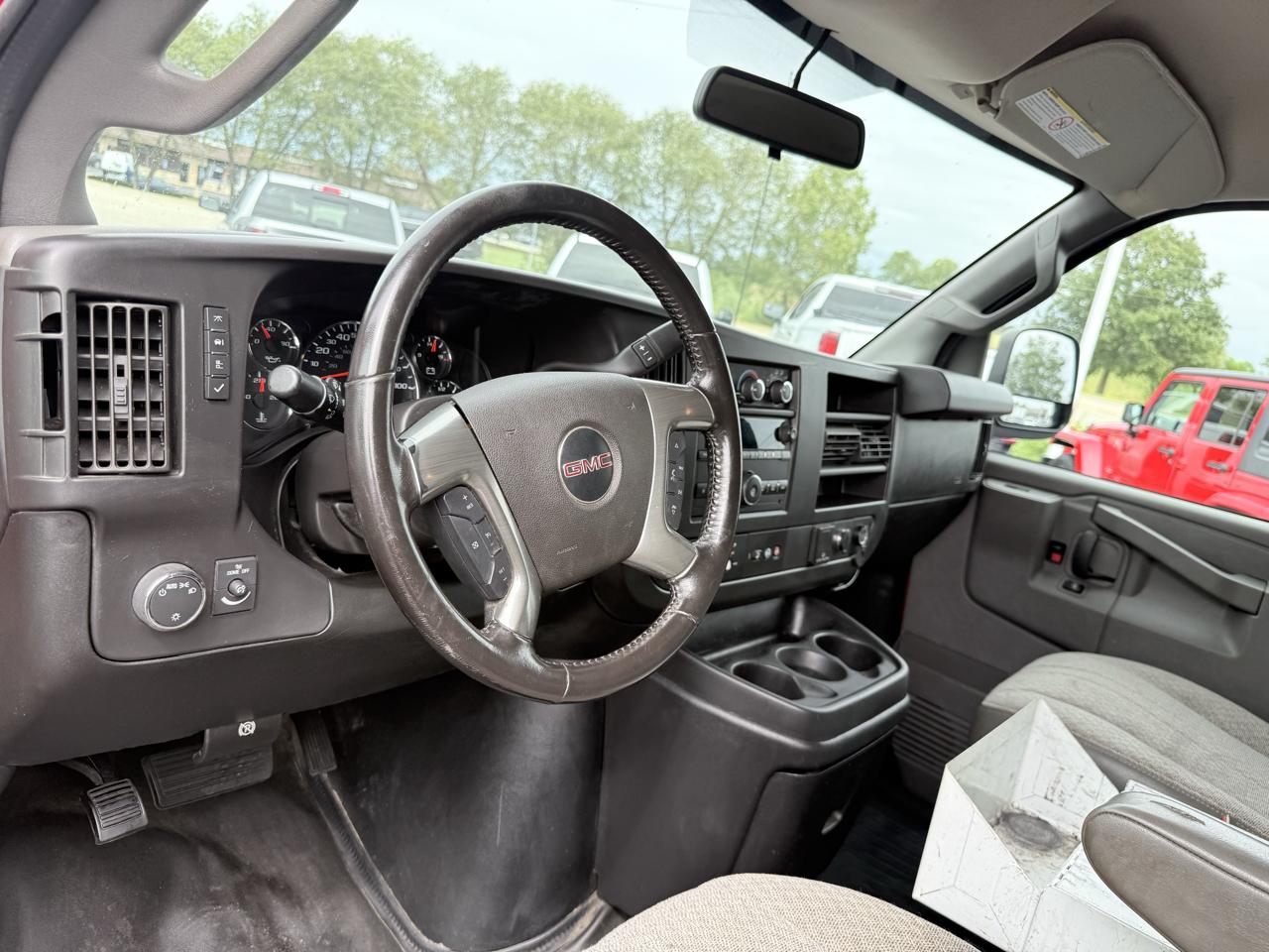 GMC Savana Cargo Van RWD 3500 135" 2019